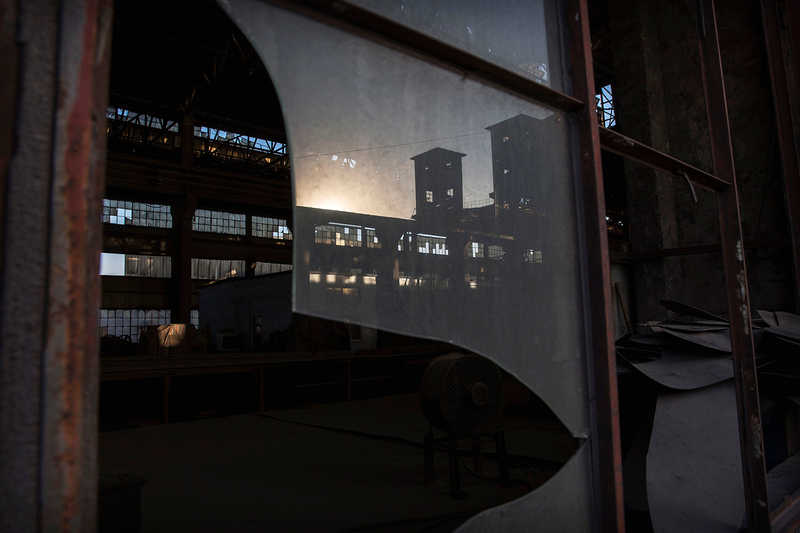 Illustration for article titled Haunting Photos From an Abandoned Steel Mill in China